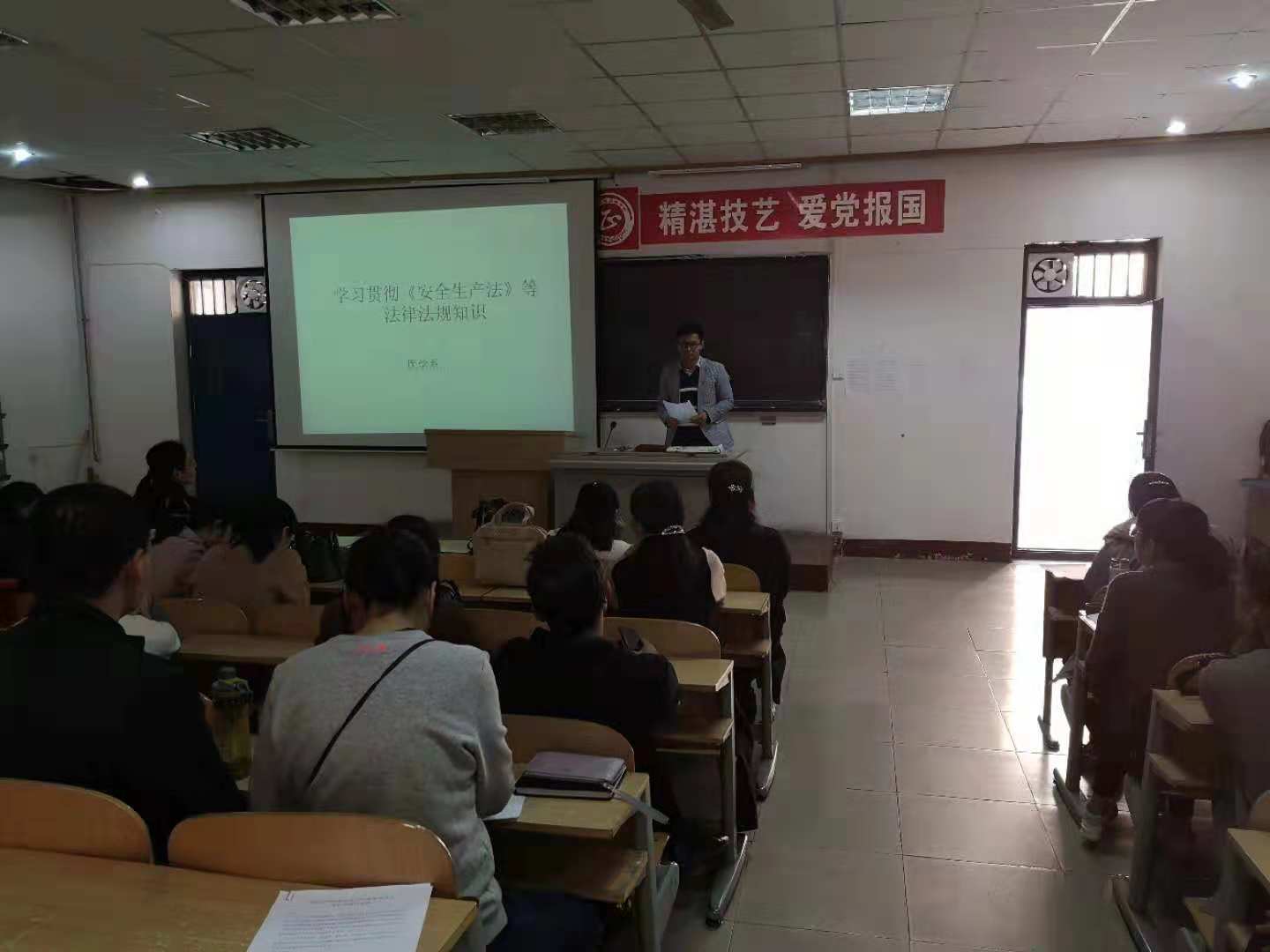 5bd955c0c8255.jpg 5bd955c0c8255.jpg