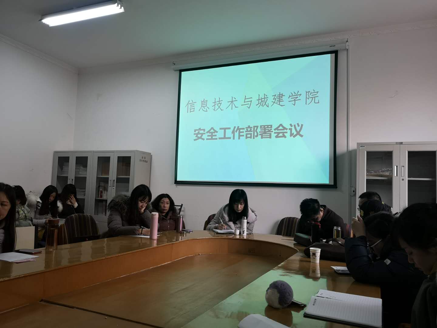 5c37fea858884.jpg 5c37fea858884.jpg