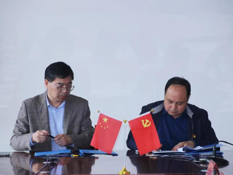 说明: C:/Users/admin/Desktop/a56ddbe06474f8e98f71e5a3c421ef8.jpg