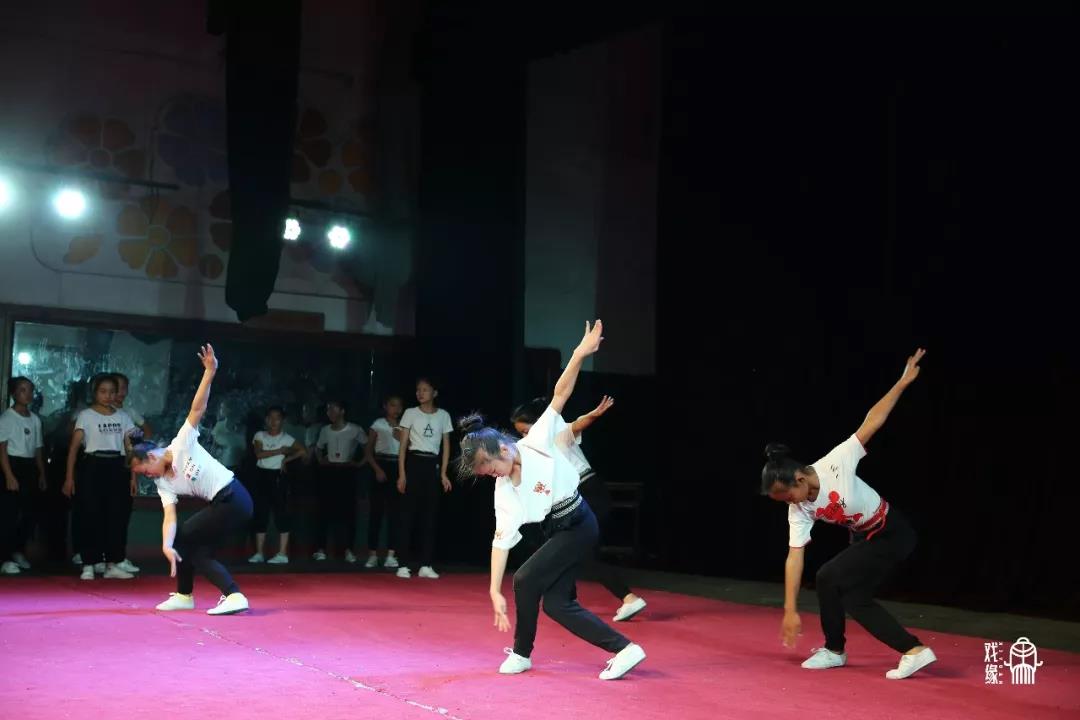5b28a8feb20bf.jpg